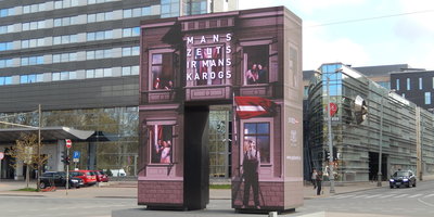 "Goda vārtos" svētku laikā stāsts par Latvijas valsts karogu