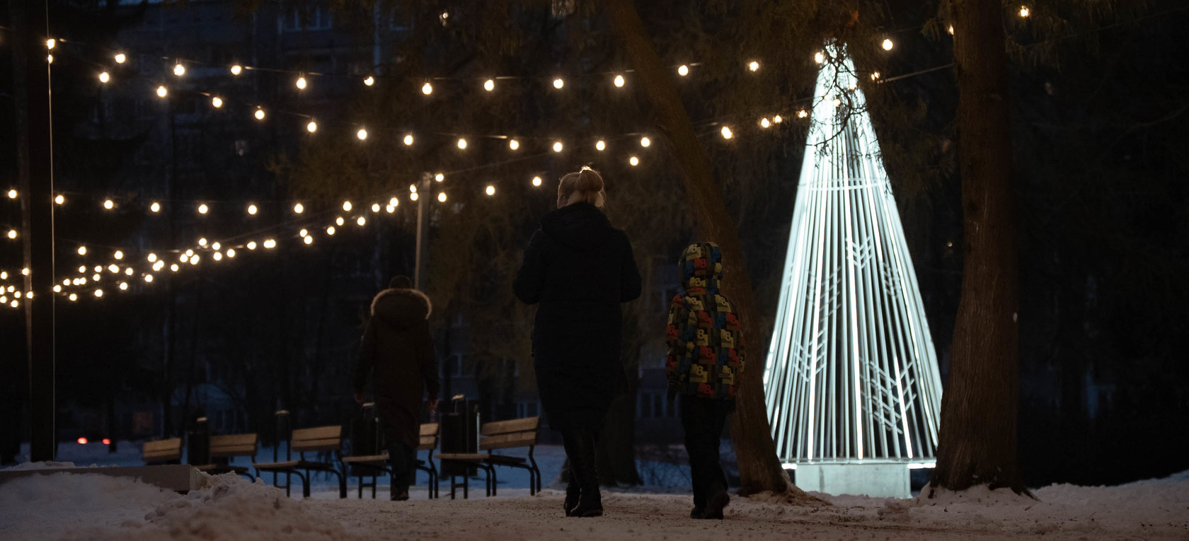 Gaismas noformējums Nordeķu parkā