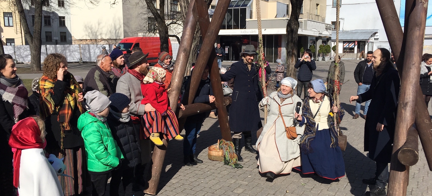 Pavasara saulgriežu sagaidīšana Rīgā