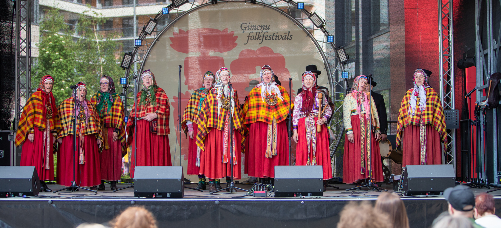 Izskanējis pirmais ģimeņu folkfestivāls “Taka”