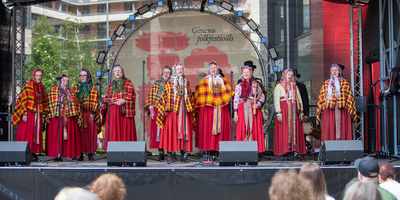 Izskanējis pirmais ģimeņu folkfestivāls “Taka”