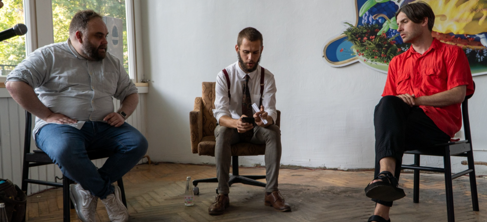 Klusumu, šeit notiek saruna! … par sabiedrību