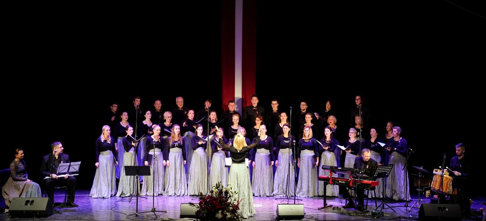 Latvijas Republikas proklamēšanas dienai veltīts koncerts "Mums viņa ir visskaistākā"