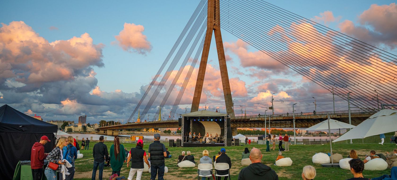 Hanzas dienu koncerts "Muzikālais launags" Ķīpsalas pludmalē