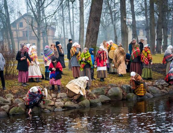 Lielās dienas saules sagaidīšana