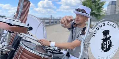 Mūzikas pop-up gājiens “Skaņu parka orķestris iziet Rīgas ielās” 