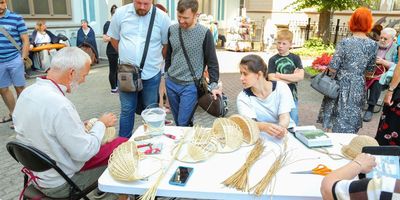 Rīgas svētkos amatnieki atrāda savas prasmes