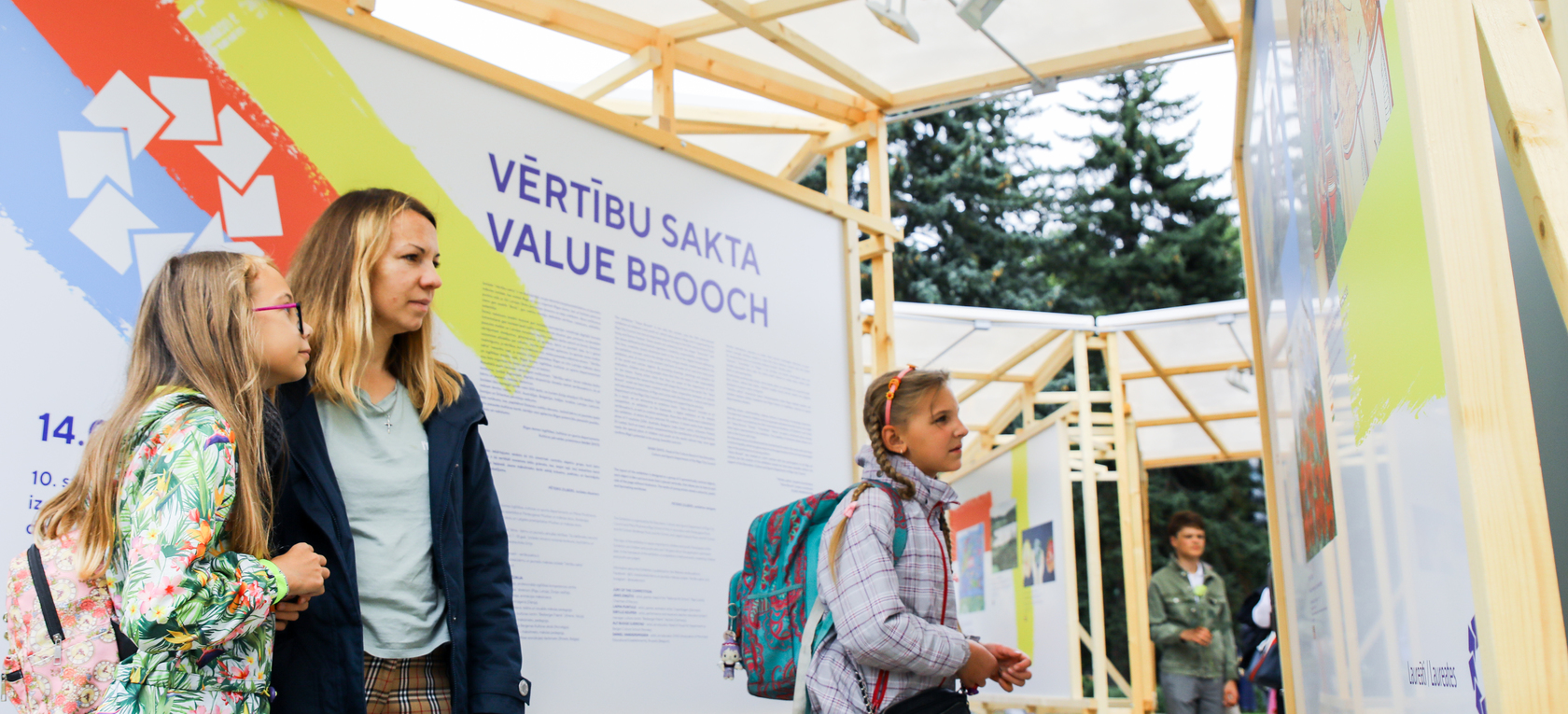 10. starptautiskās bērnu un jauniešu mākslas izstādes “Vērtību sakta” atklāšana un laureātu apbalvošana