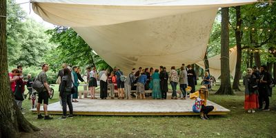 Norises prieka mirkļu parkā Viesturdārzā 