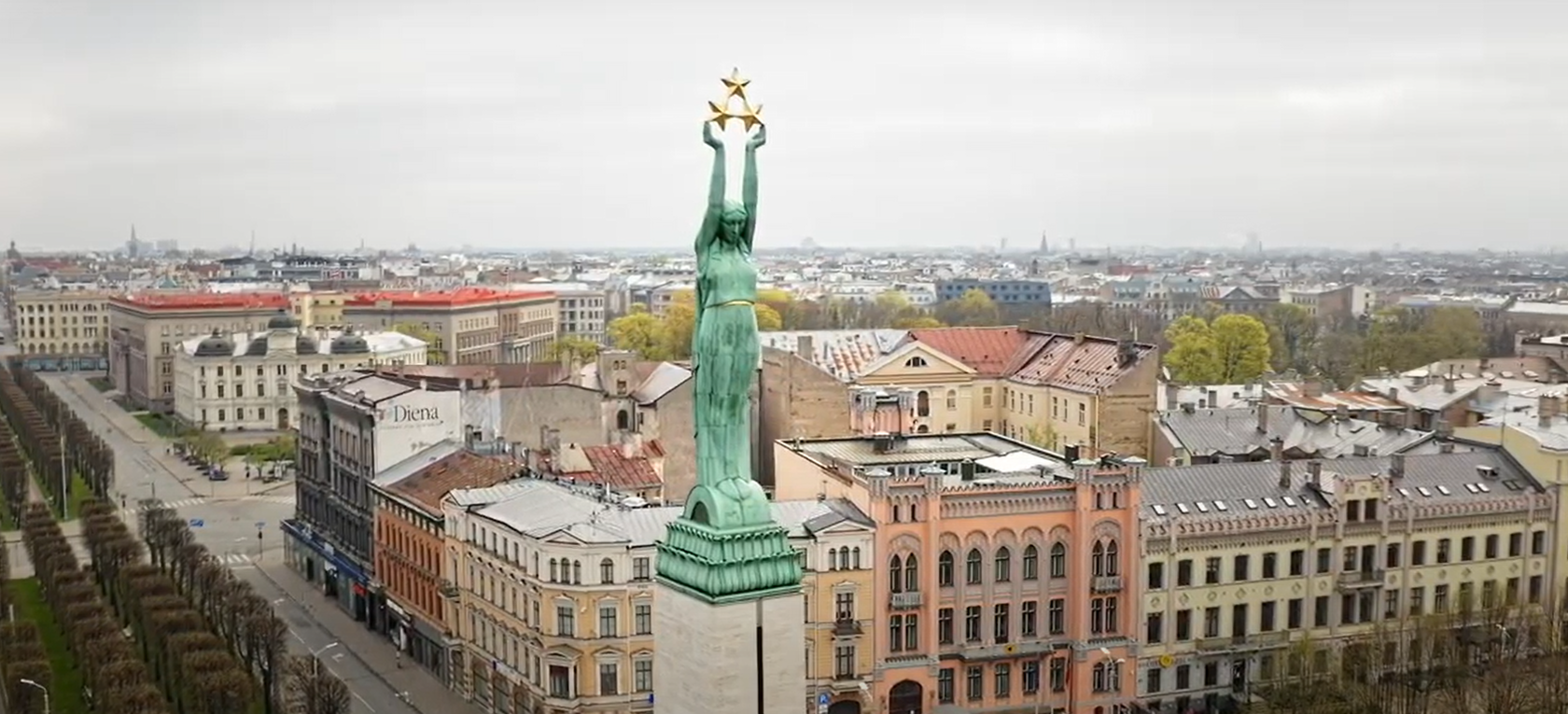 Kompozīcija "Ziedu Latvija" #paliecmājās laikā