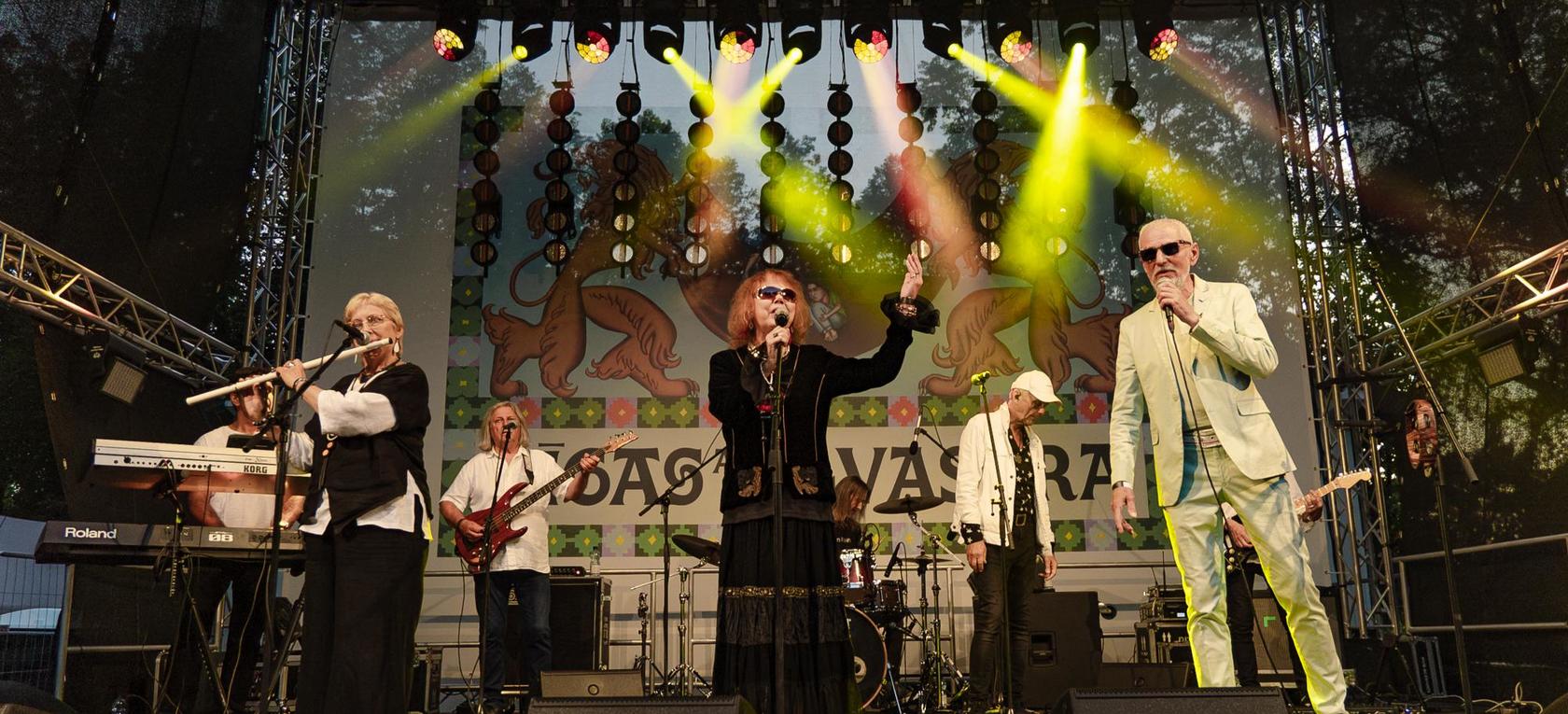 Grupa Menuets koncerta laikā